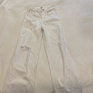 BDG white puddle jeans